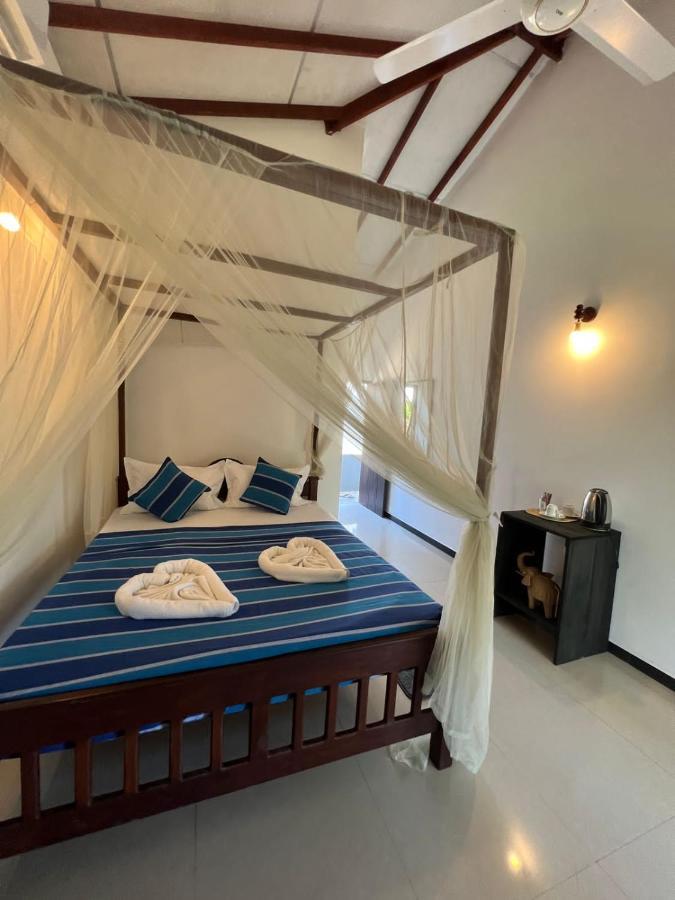 Pineapple Surf Otel Ahangama Dış mekan fotoğraf