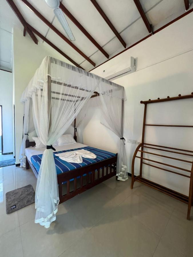 Pineapple Surf Otel Ahangama Dış mekan fotoğraf