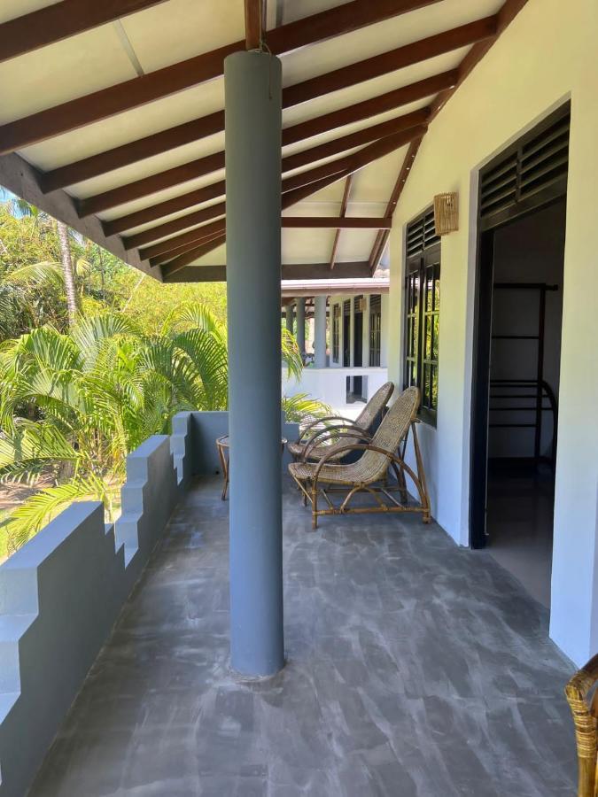 Pineapple Surf Otel Ahangama Dış mekan fotoğraf