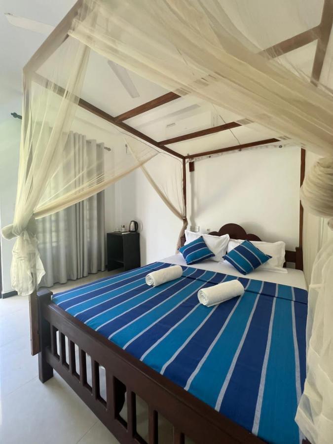 Pineapple Surf Otel Ahangama Dış mekan fotoğraf