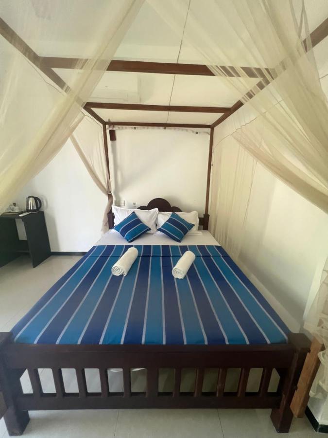 Pineapple Surf Otel Ahangama Dış mekan fotoğraf