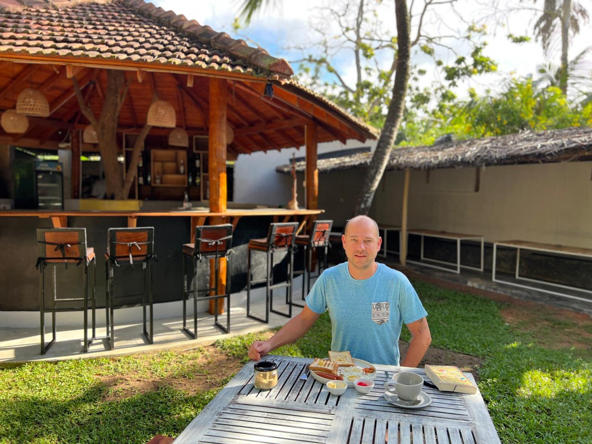 Pineapple Surf Otel Ahangama Dış mekan fotoğraf