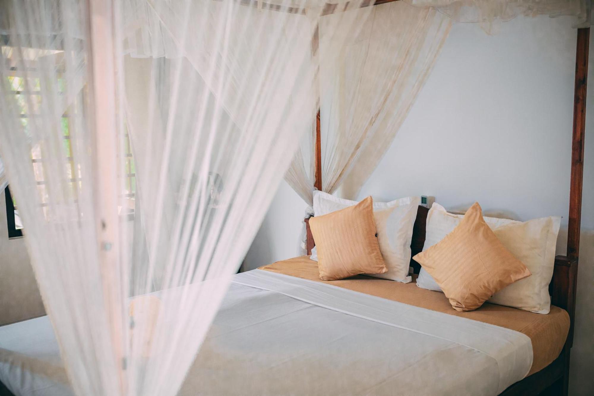 Pineapple Surf Otel Ahangama Dış mekan fotoğraf